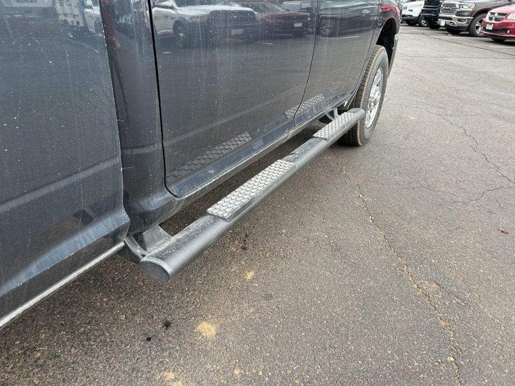 صورة 12 لـ 2026 RAM 3500 TRADESMAN CREW CAB 4X4 6'4' BOX