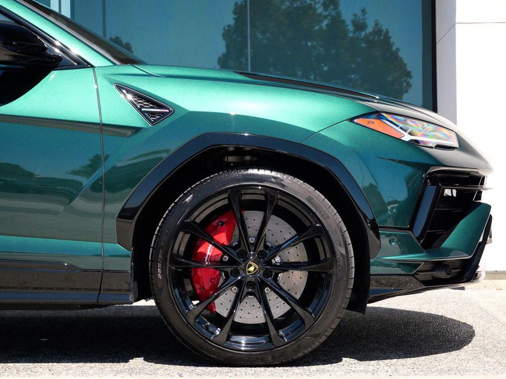 صورة 9 لـ 2024 Lamborghini URUS S