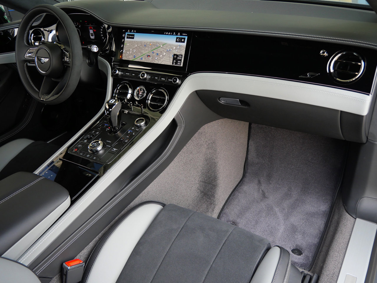 2026 Bentley CONTINENTAL GT BASE photo 2