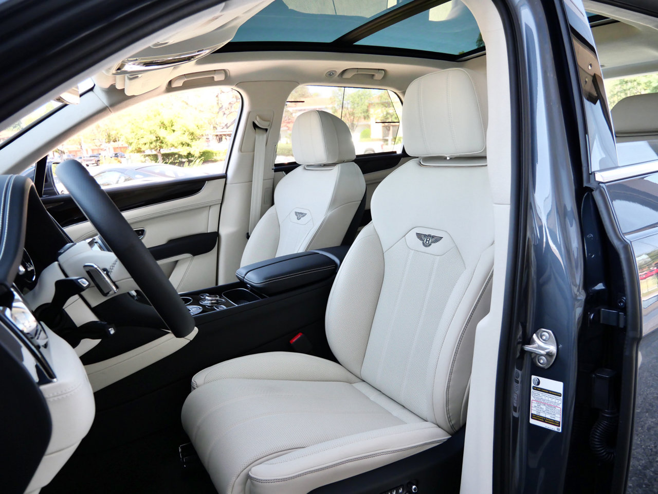 2026 Bentley BENTAYGA BASE 缩略图 16