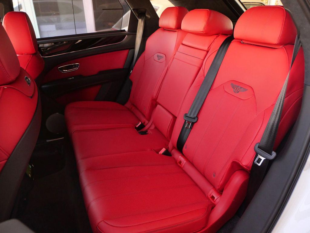 2026 Bentley BENTAYGA V8 缩略图 16