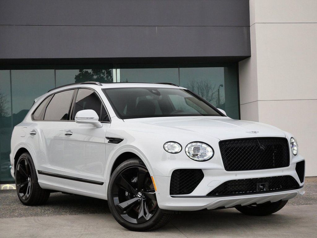 New 2025 Bentley Bentayga V8