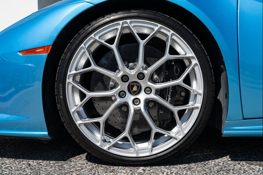 2023 Lamborghini HURACAN EVO SPYDER RWD — фото 9