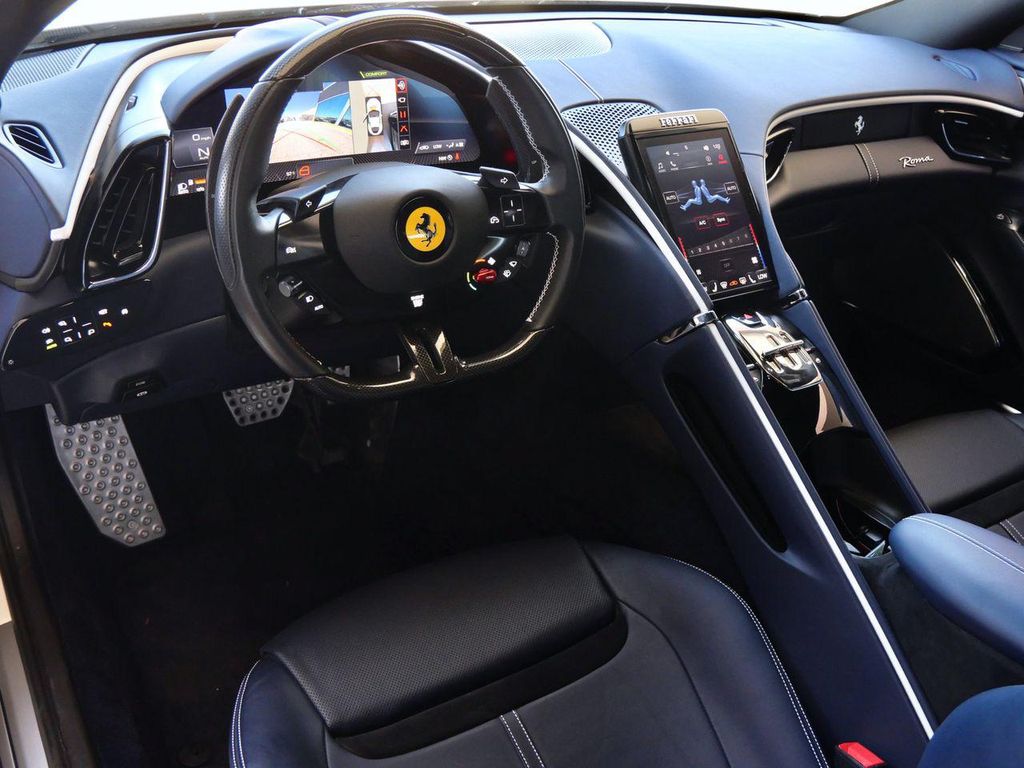صورة 10 لـ 2022 Ferrari ROMA