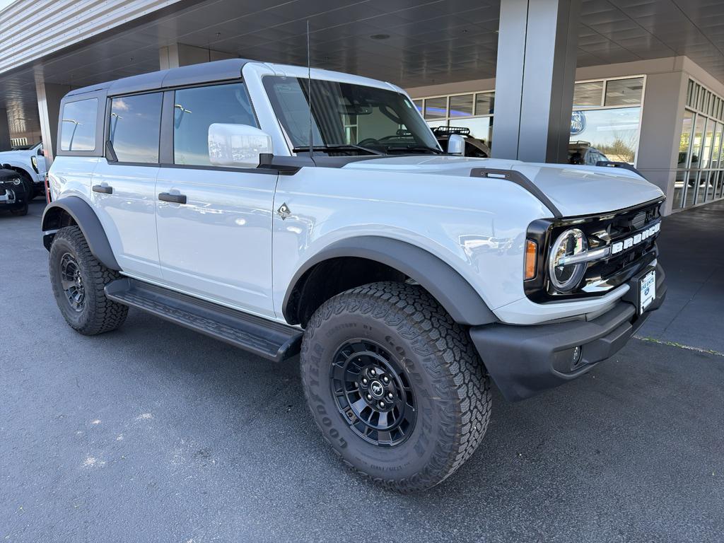 FORD BRONCO OUTER BANKS - 1