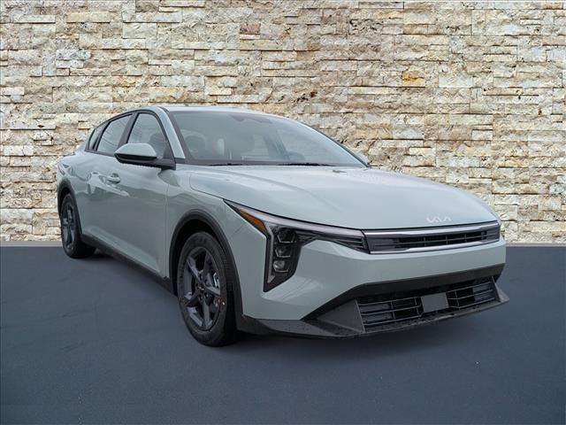 New 2026 Kia K4 LXS