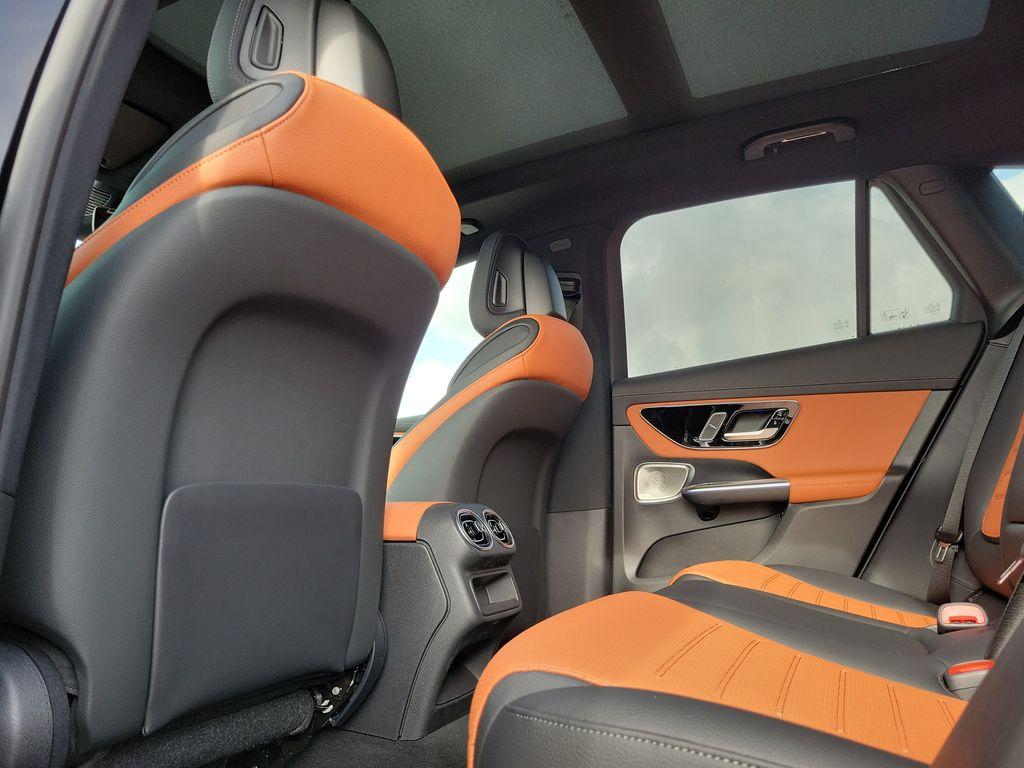 2026 Mercedes-BENZ GLC — миниатюра 11