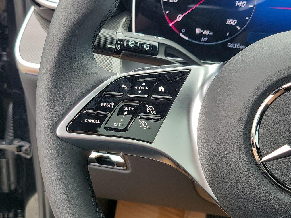2026 Mercedes-BENZ GLC — миниатюра 22