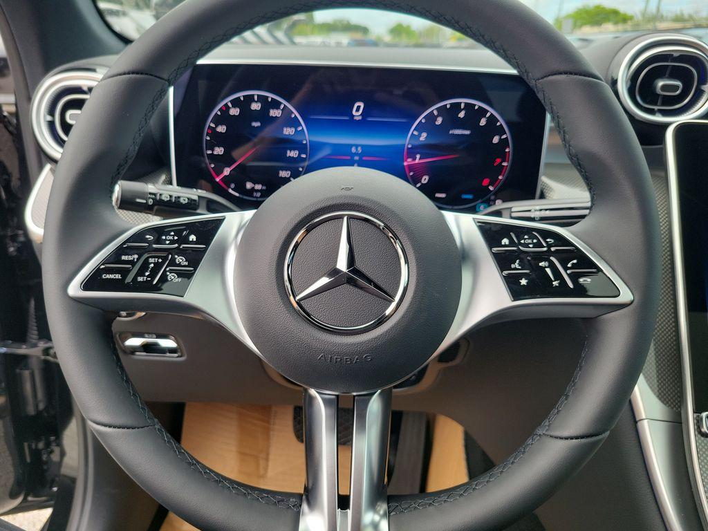2026 Mercedes-BENZ GLC — миниатюра 21
