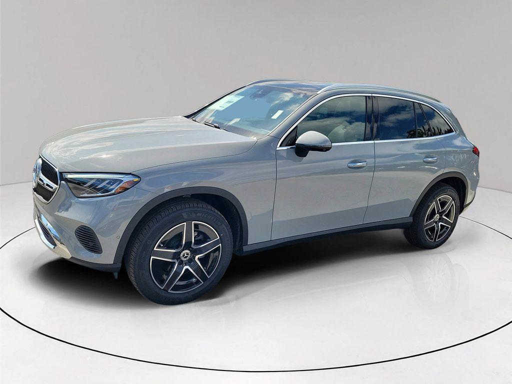 2026 Mercedes-BENZ GLC — фото 3