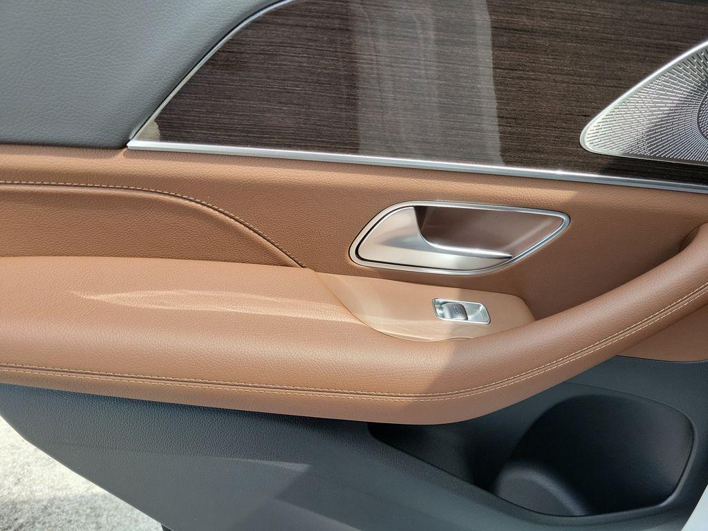 2026 Mercedes-BENZ GLE — миниатюра 18