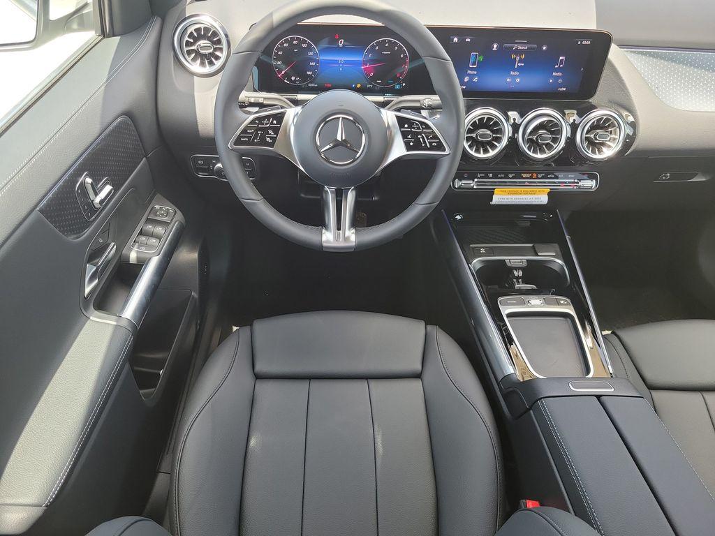2026 Mercedes-BENZ GLA — миниатюра 13