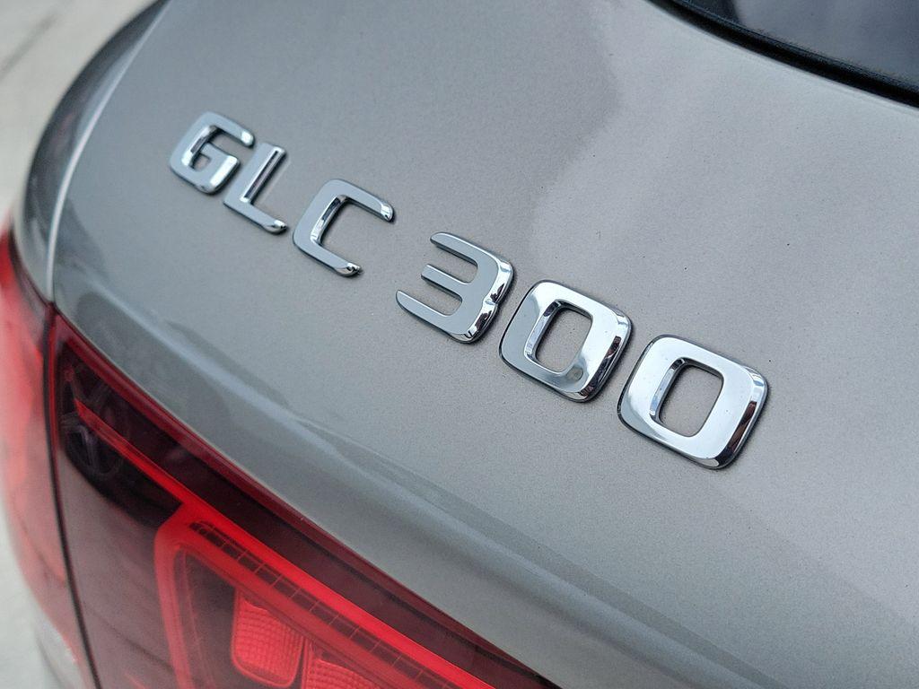 MERCEDES-BENZ GLC - 8