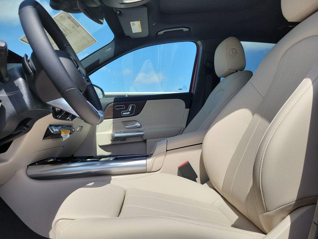 2026 Mercedes-BENZ GLA — миниатюра 22