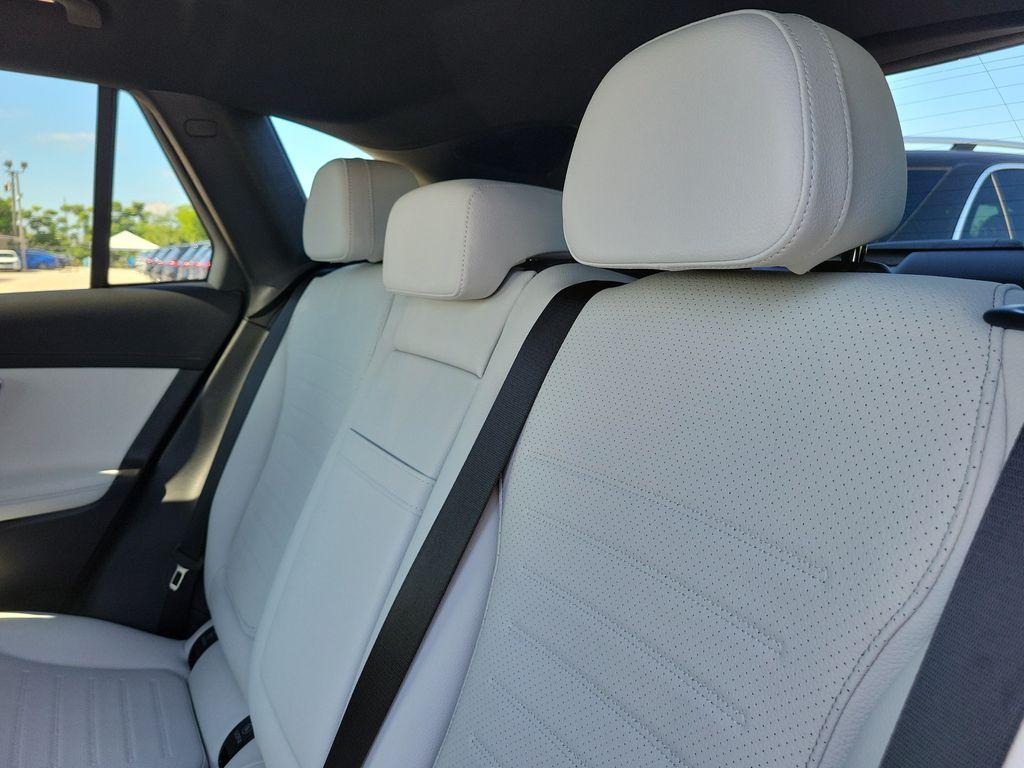 صورة 10 لـ 2026 Mercedes-BENZ GLC