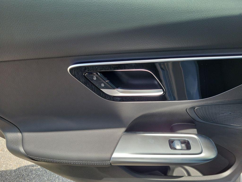 2026 Mercedes-BENZ C-CLASS — миниатюра 18