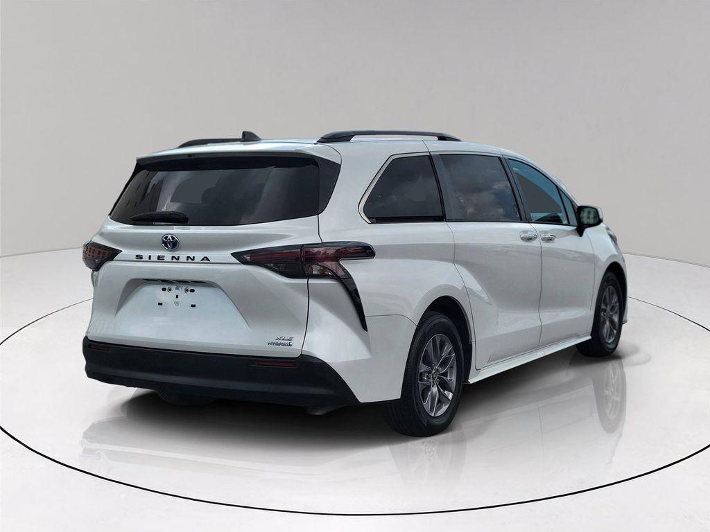 TOYOTA SIENNA - 6