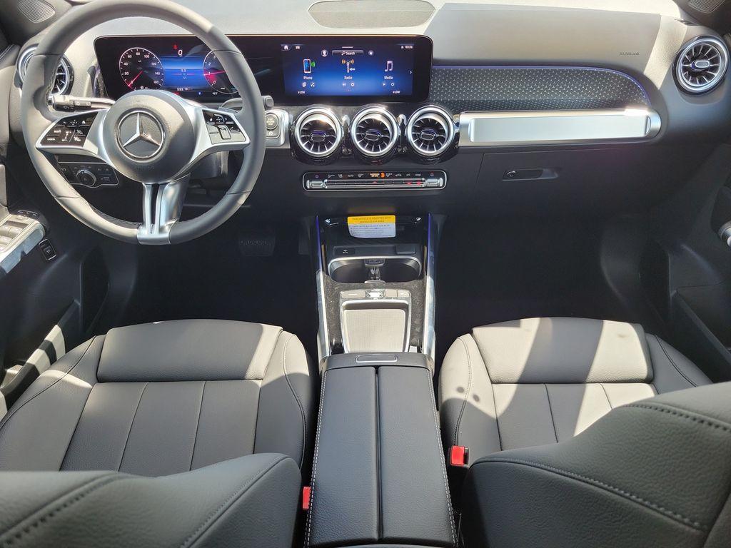 2026 Mercedes-BENZ GLB — миниатюра 10