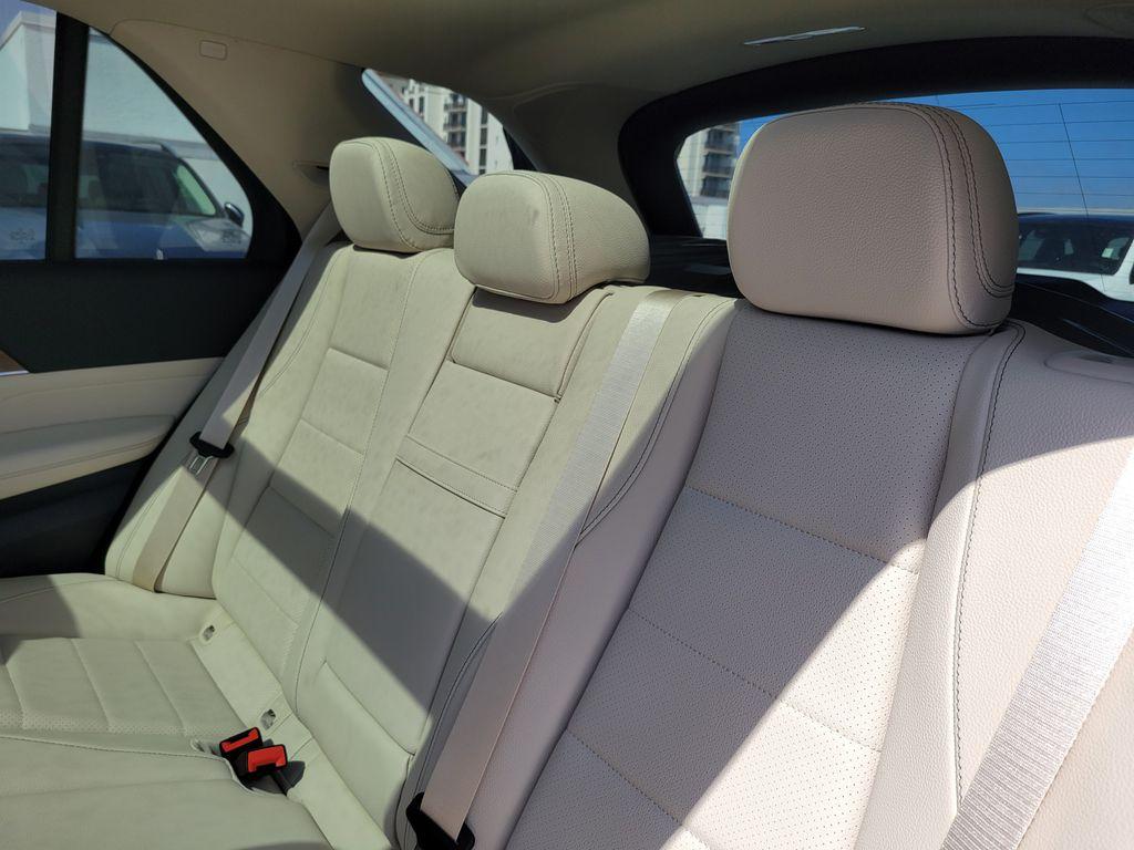 2026 Mercedes-BENZ GLE — миниатюра 11