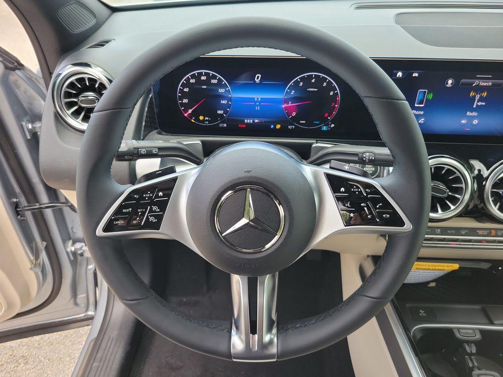 2026 Mercedes-BENZ GLB — миниатюра 24