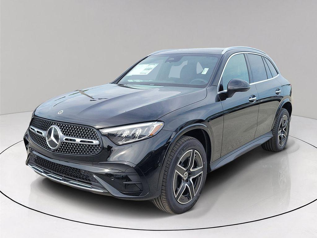 2026 Mercedes-BENZ GLC — фото 3