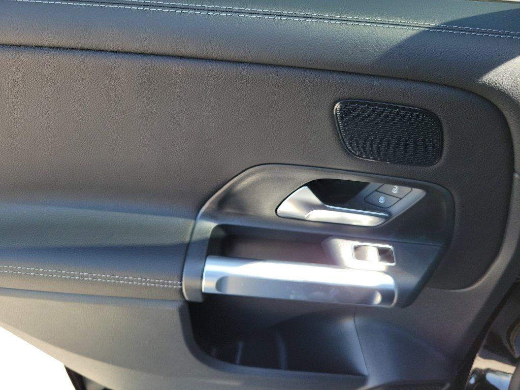 2026 Mercedes-BENZ GLB 缩略图 13
