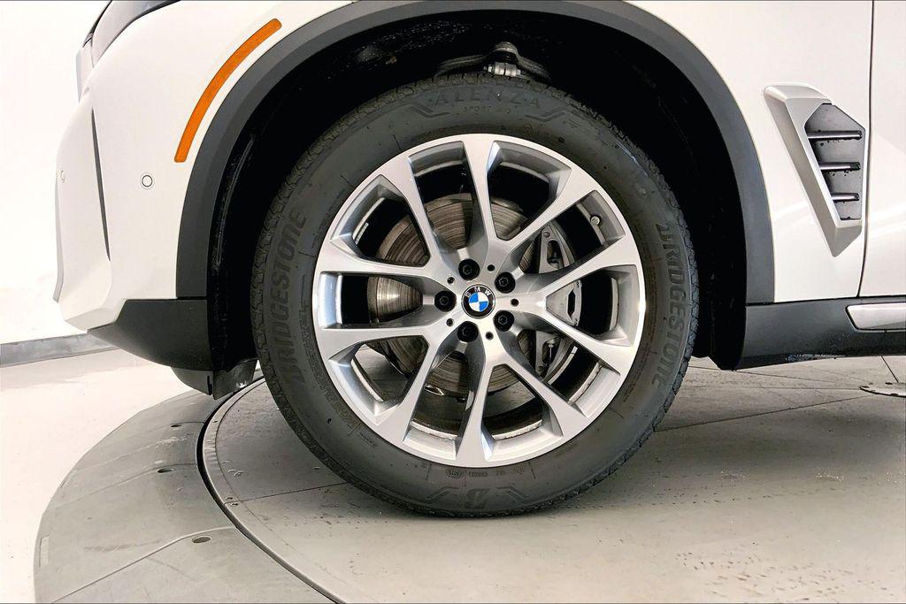 صورة 9 لـ 2026 BMW X5 XDRIVE40I