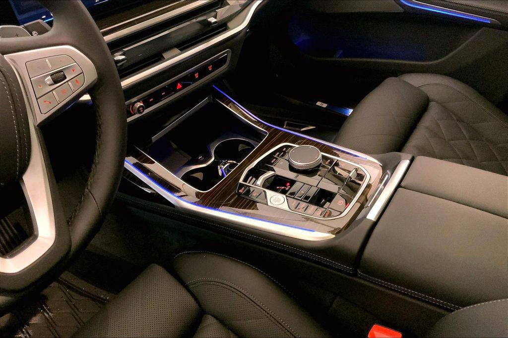 صورة 6 لـ 2026 BMW X7 XDRIVE40I