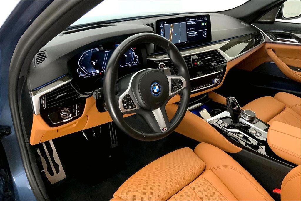 صورة مصغرة 21 لـ 2023 BMW 530E BASE