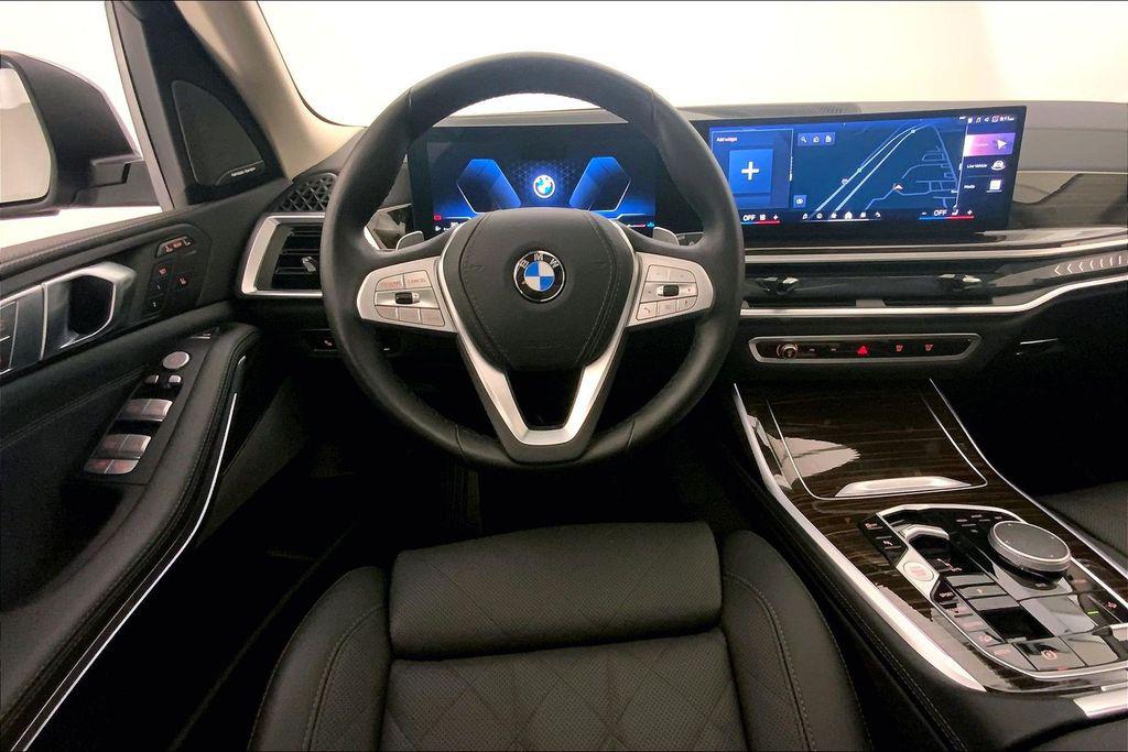 صورة 4 لـ 2026 BMW X7 XDRIVE40I