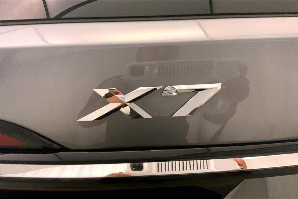 صورة 7 لـ 2026 BMW X7 XDRIVE40I