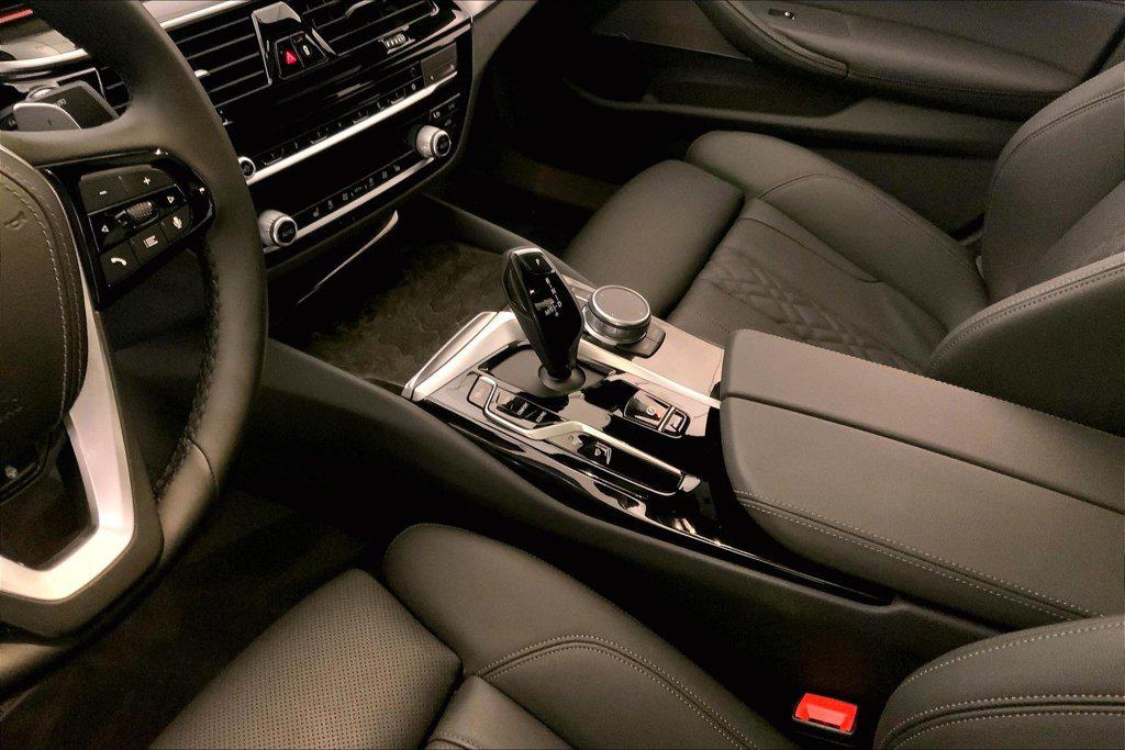 صورة مصغرة 22 لـ 2021 BMW 530 XDRIVE