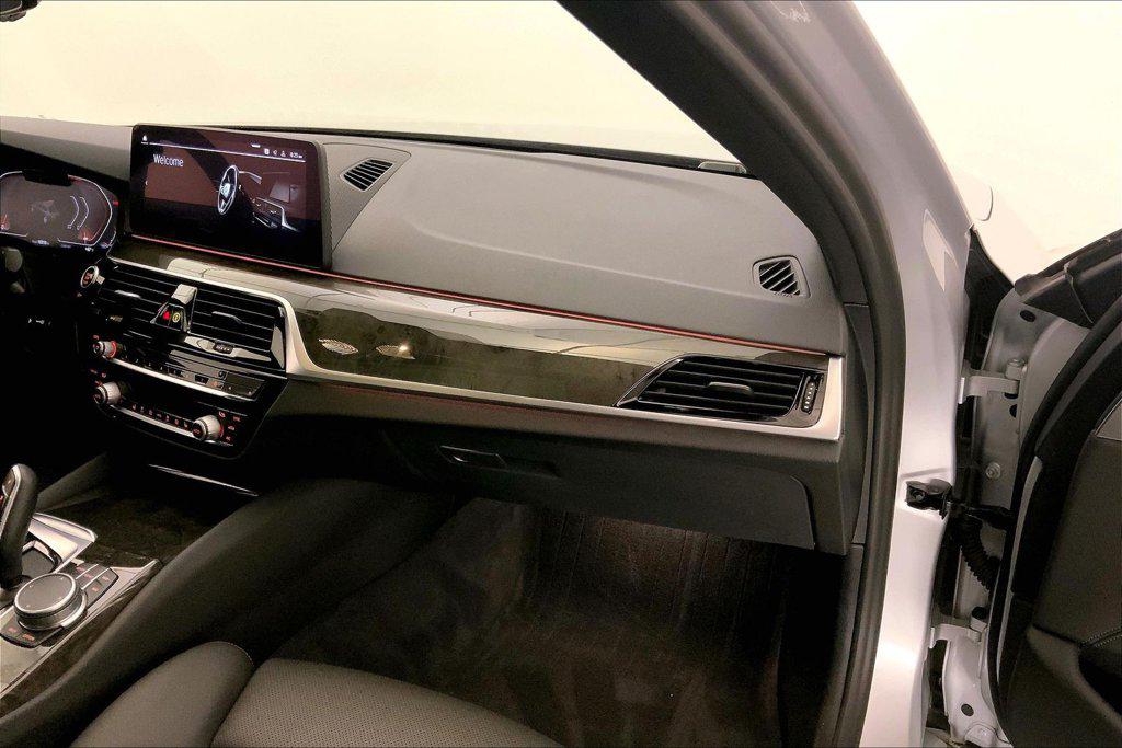 صورة مصغرة 23 لـ 2021 BMW 530 XDRIVE