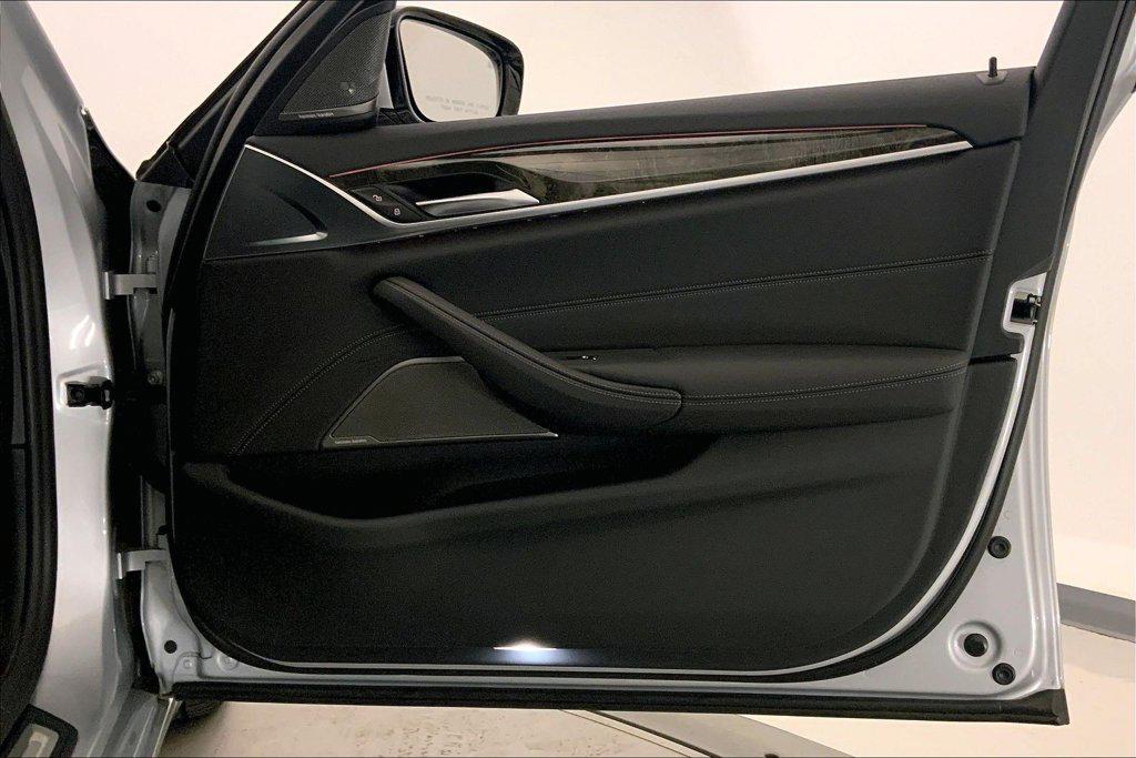 صورة مصغرة 25 لـ 2021 BMW 530 XDRIVE