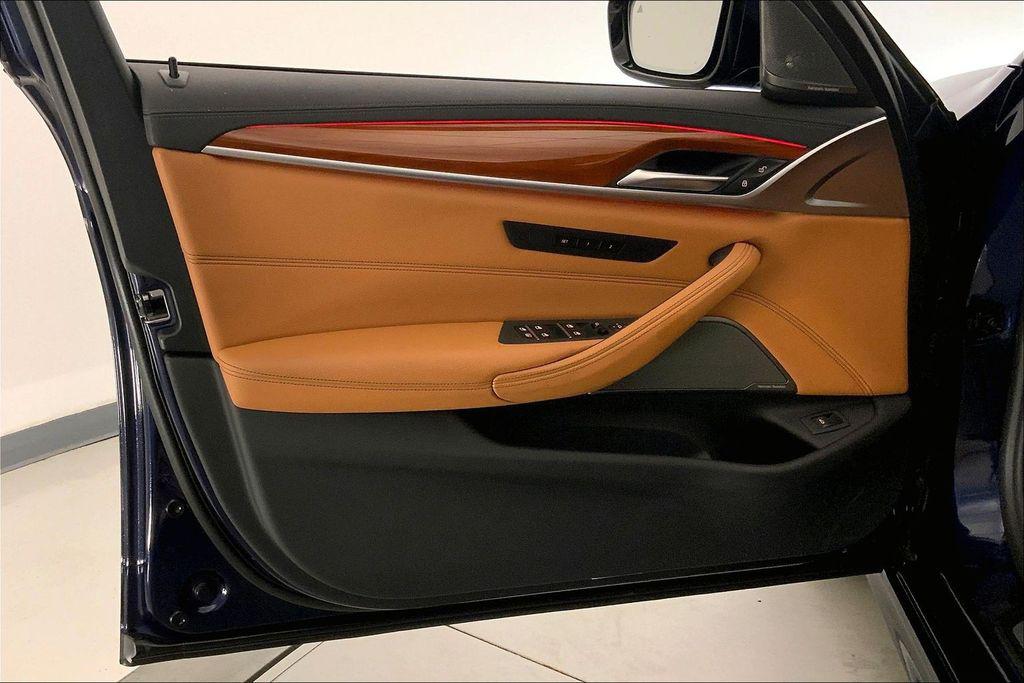 صورة مصغرة 24 لـ 2023 BMW M550 I XDRIVE