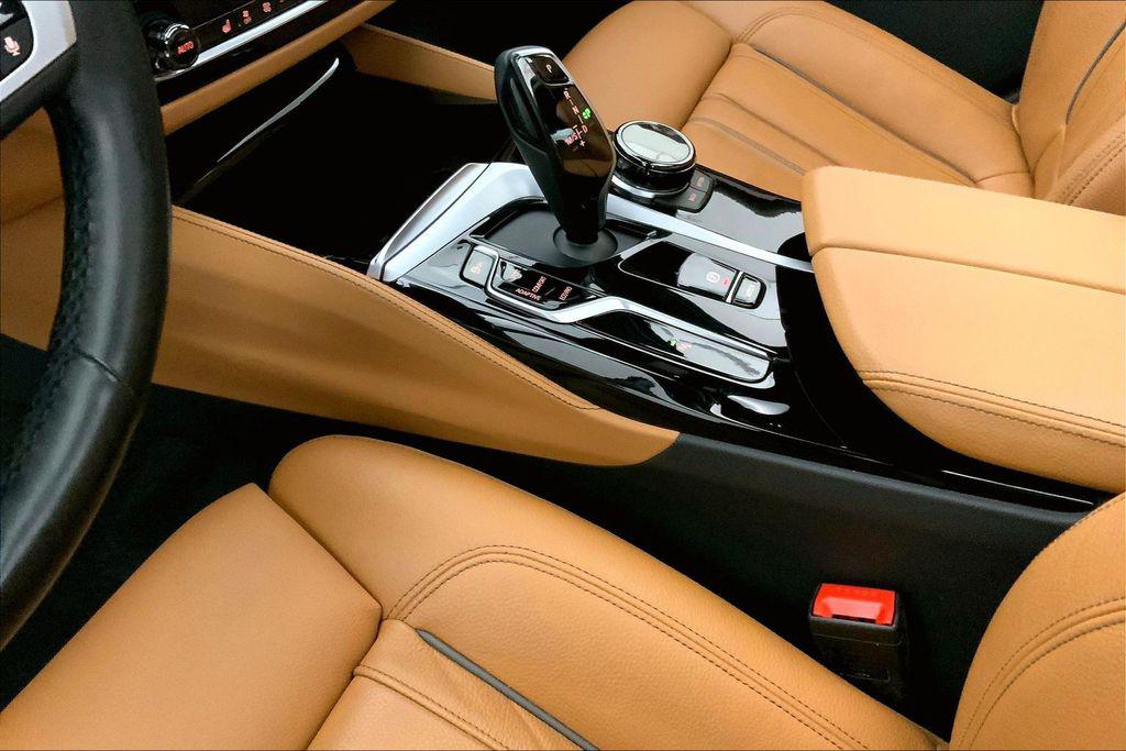 صورة مصغرة 22 لـ 2023 BMW M550 I XDRIVE