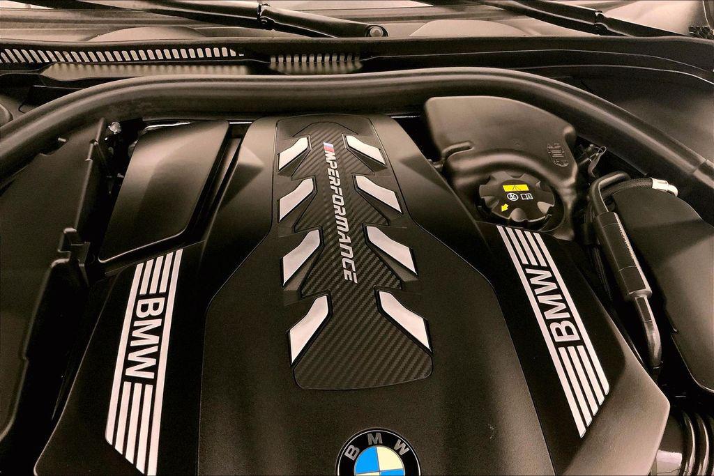 صورة مصغرة 31 لـ 2023 BMW M550 I XDRIVE