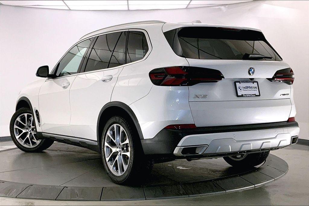 صورة 10 لـ 2026 BMW X5 XDRIVE40I