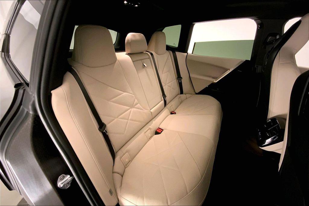 2024 BMW IX XDRIVE50 thumbnail 14