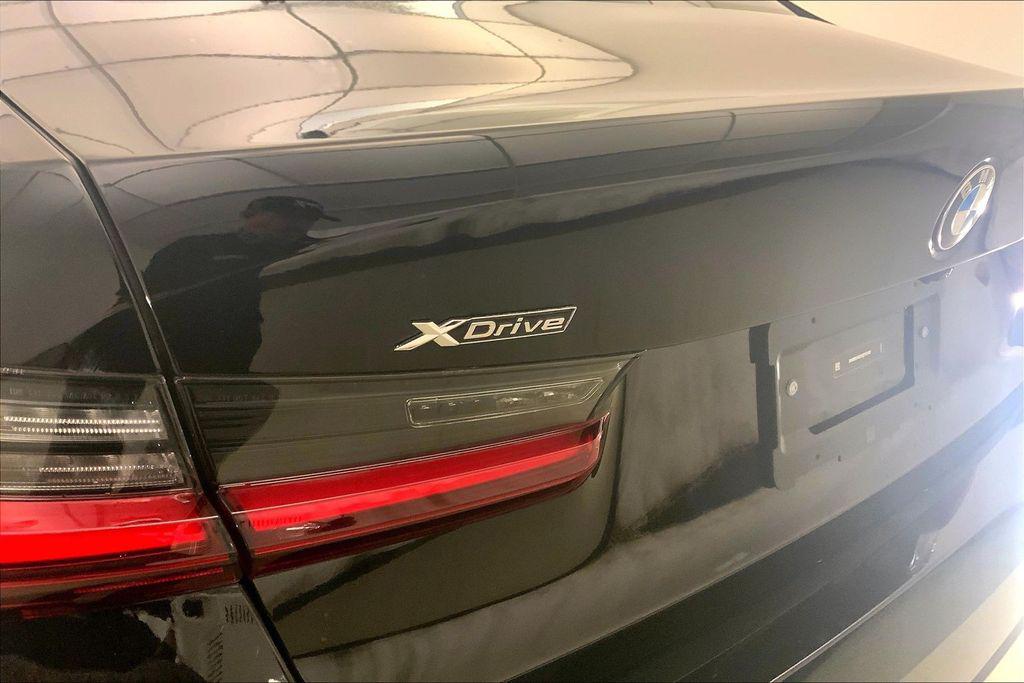 2025 BMW 330 XDRIVE photo 7