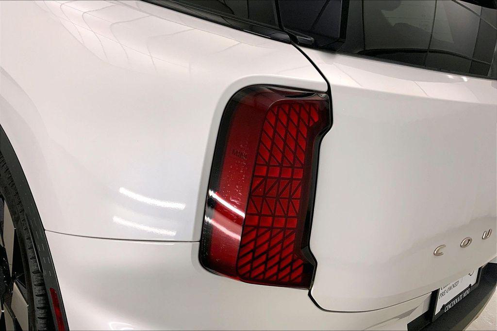 2025 MINI COUNTRYMAN COOPER S ALL4 — миниатюра 28