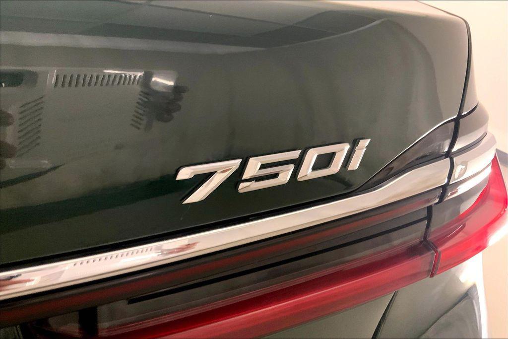 صورة مصغرة 30 لـ 2022 BMW 750 I XDRIVE