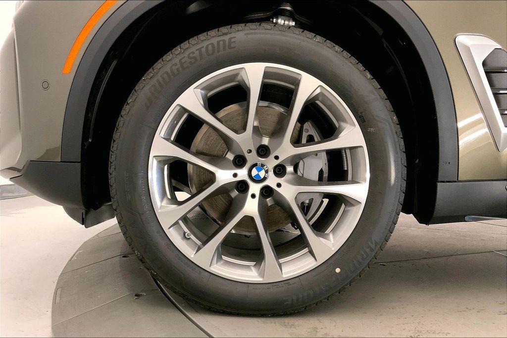 صورة 9 لـ 2026 BMW X5 XDRIVE40I