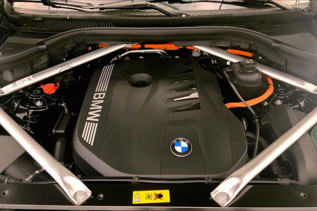 صورة 8 لـ 2026 BMW X5 PHEV XDRIVE50E