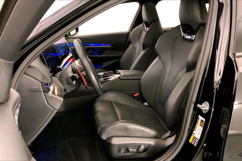 صورة مصغرة 13 لـ 2025 BMW M5 BASE