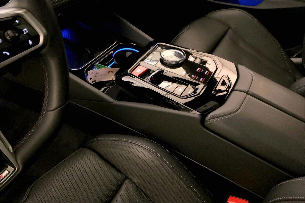 صورة مصغرة 22 لـ 2025 BMW M5 BASE