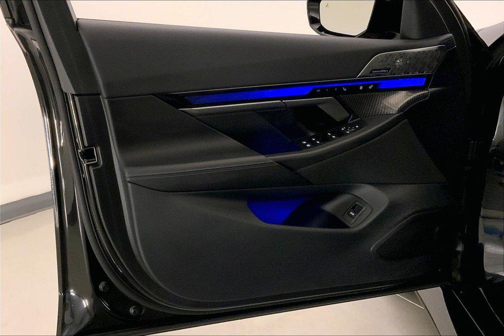 صورة مصغرة 24 لـ 2025 BMW M5 BASE