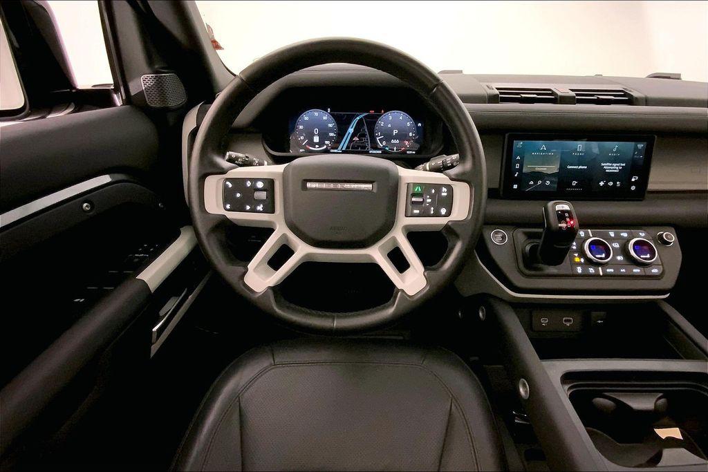2024 LAND Rover DEFENDER 110 P300 — фото 4