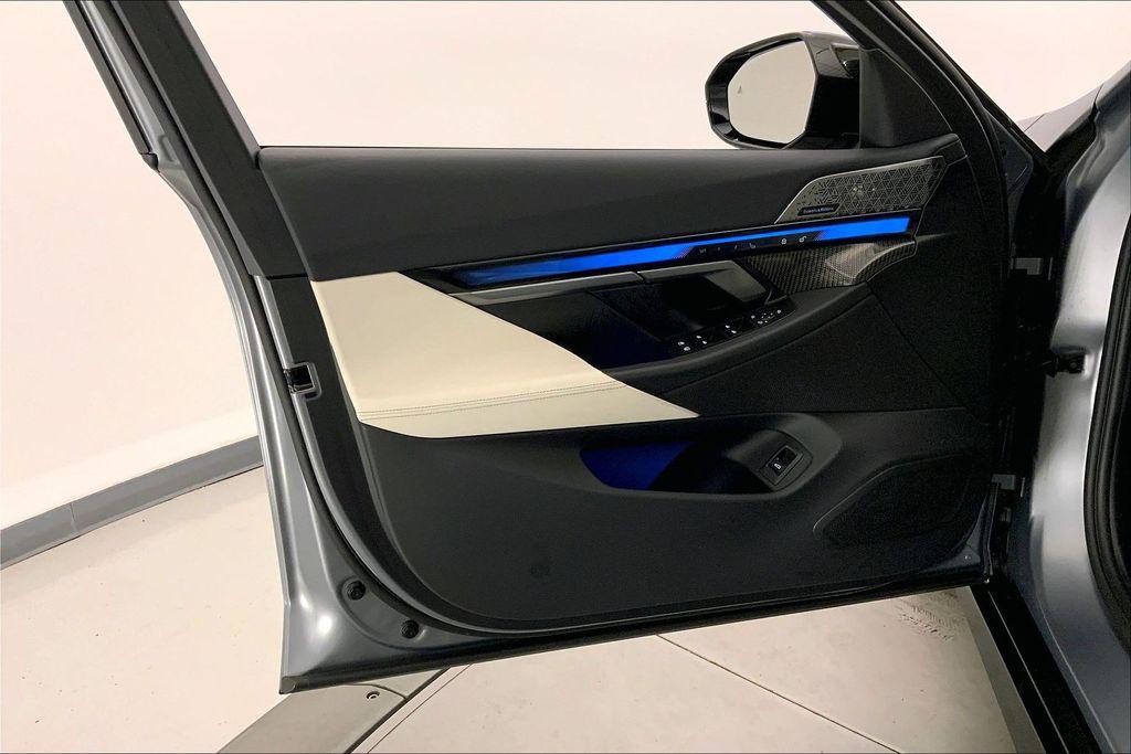 2024 BMW I5 M60 缩略图 24