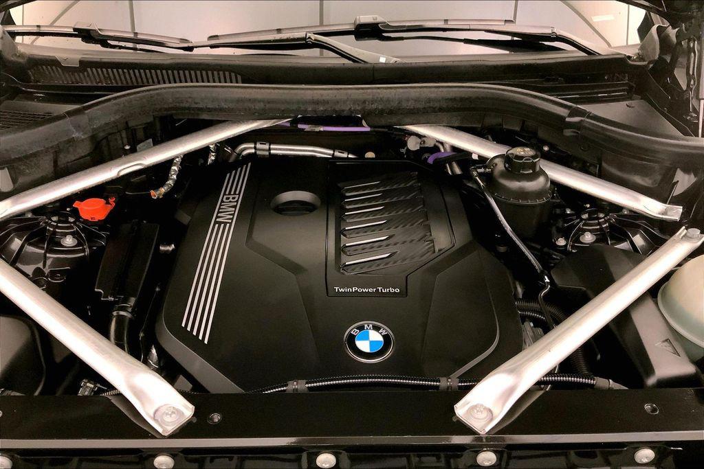 صورة 9 لـ 2023 BMW X5 XDRIVE40I